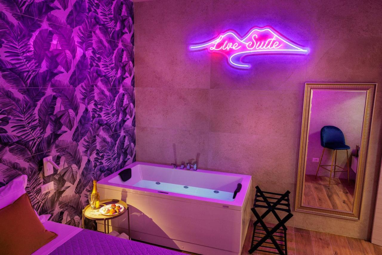 Live Suite Napoli Экстерьер фото