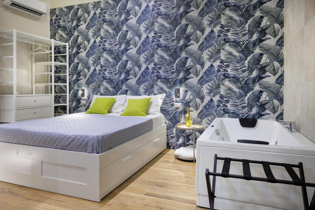 Live Suite Napoli Экстерьер фото