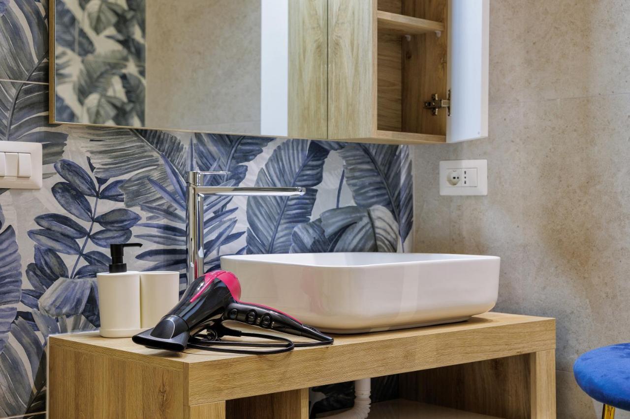 Live Suite Napoli Экстерьер фото