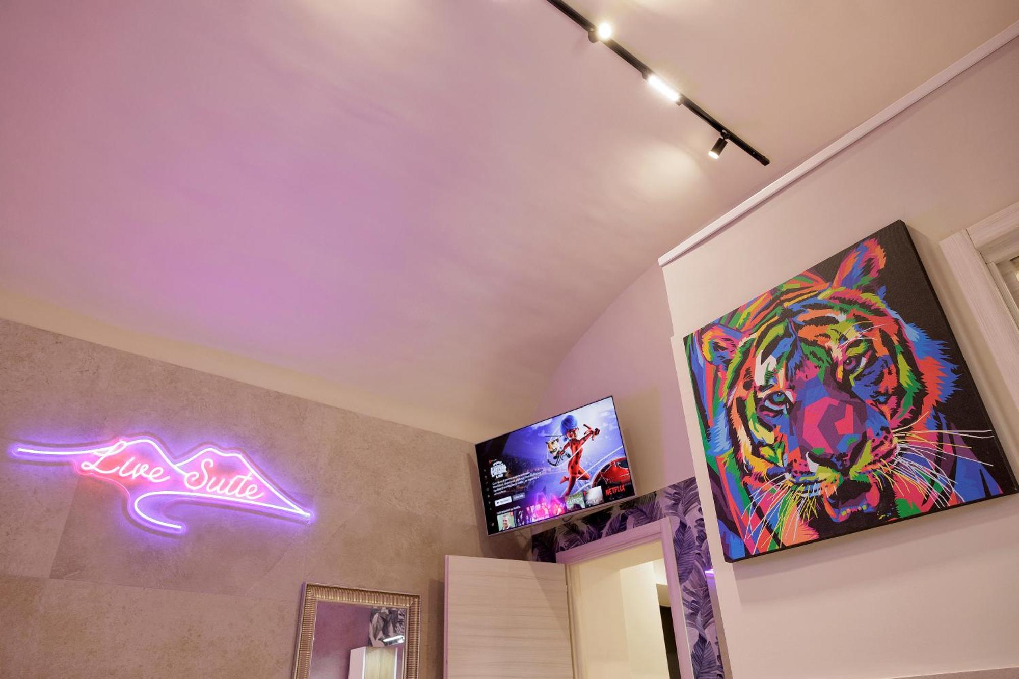 Live Suite Napoli Экстерьер фото